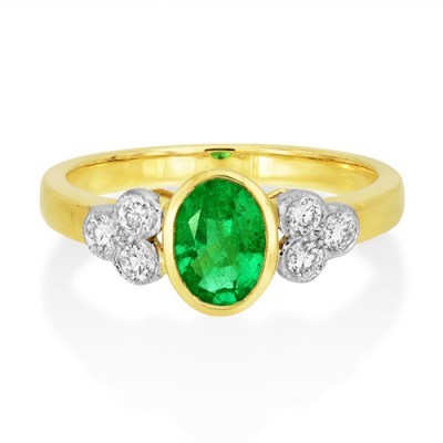 emerald ring 0.76ct. set with diamond in seven stone ring smallest Image
