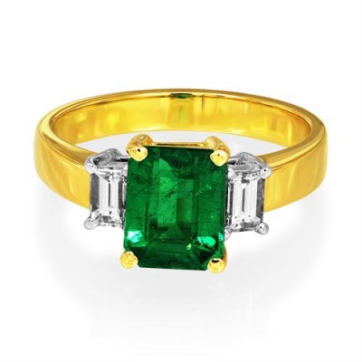 Nayum Emerald and diamond Ring in 18Ct. Yellow Gold