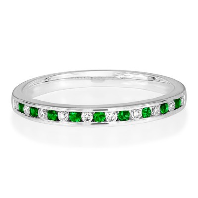 Nayum Emerald and diamond Ring in 18Ct. White Gold