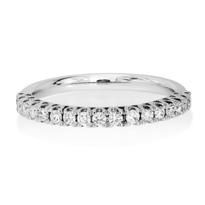 Nayum Diamond Ring in Platinum